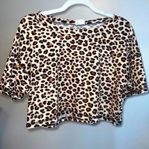 LE LIS Leopard Print Crop Top NWT Size Small Stretch Shirt Blouse